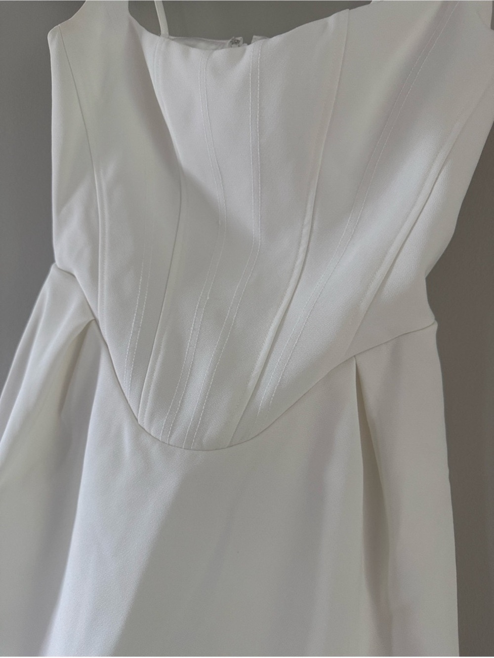 Dress - Picture 7 of 8